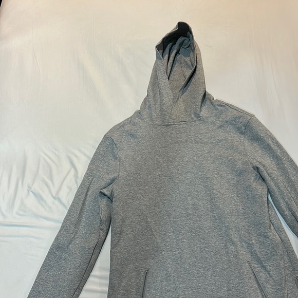 4 sweaters in bundle - Picture 2 of 10